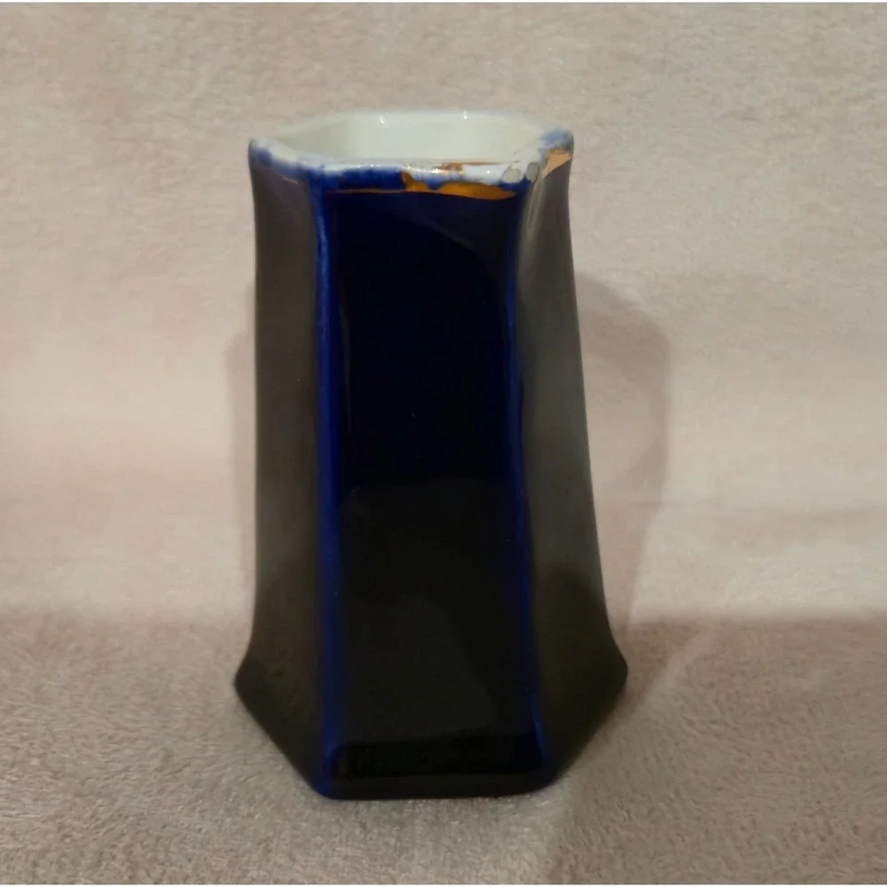 Unbranded gold rim